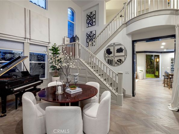 8 Upland, Irvine CA 92602