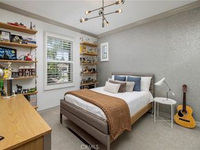 8 Upland, Irvine CA 92602