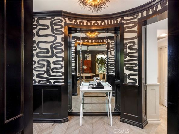 8 Upland, Irvine CA 92602