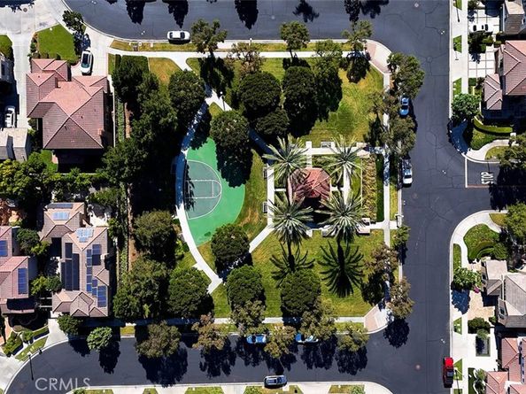 8 Upland, Irvine CA 92602