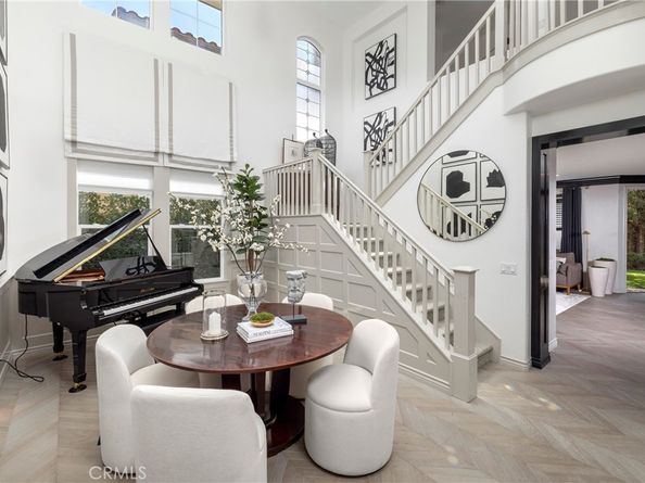 8 Upland, Irvine CA 92602