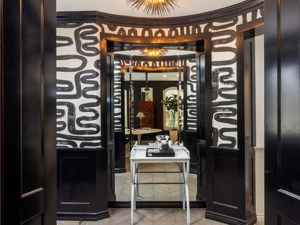 8 Upland, Irvine CA 92602