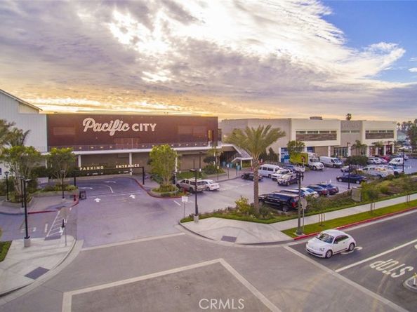 1400 Pacific Coast 305, Huntington Beach CA 92648