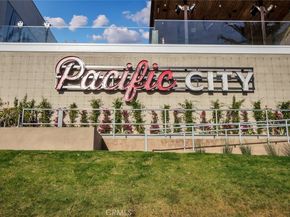 1400 Pacific Coast 305, Huntington Beach CA 92648
