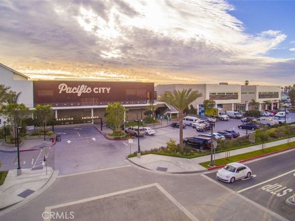 1400 Pacific Coast 305, Huntington Beach CA 92648