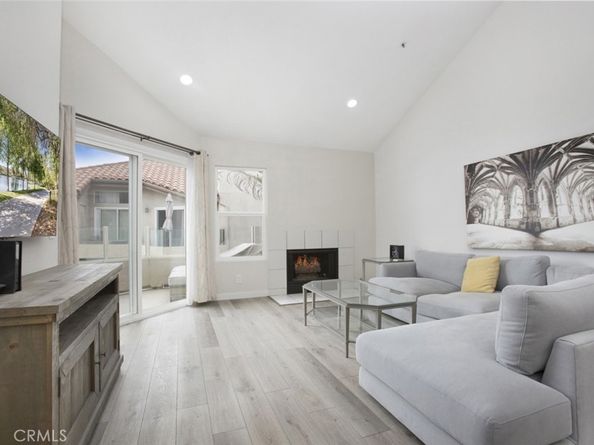 1400 Pacific Coast 305, Huntington Beach CA 92648