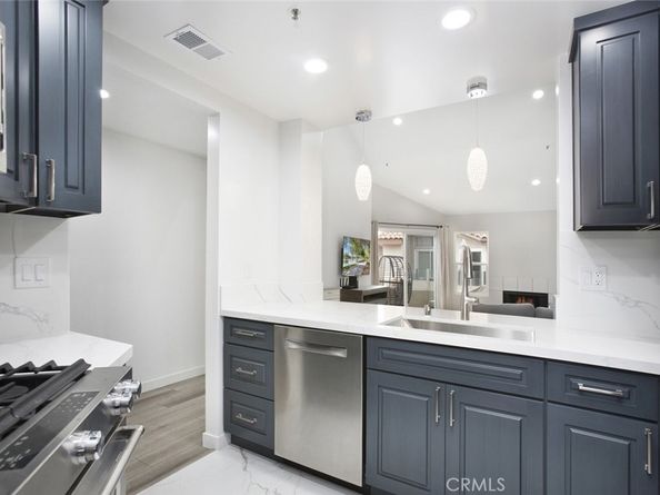 1400 Pacific Coast 305, Huntington Beach CA 92648