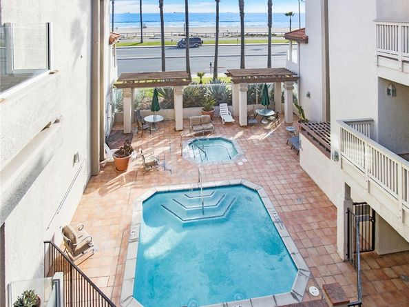 1400 Pacific Coast 305, Huntington Beach CA 92648