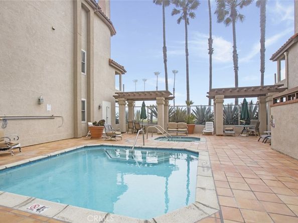 1400 Pacific Coast 305, Huntington Beach CA 92648