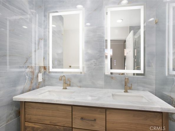 1400 Pacific Coast 305, Huntington Beach CA 92648