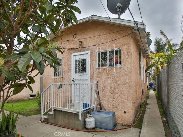 823 W 81st Street, Los Angeles CA 90044