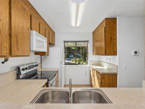 37 Lakepines, Irvine CA 92620