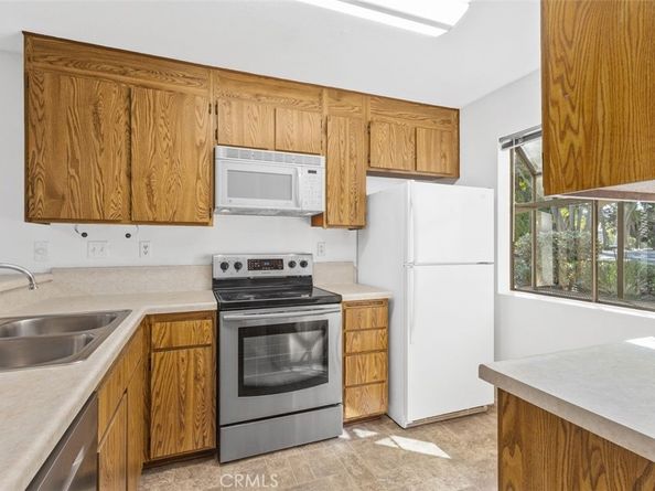 37 Lakepines, Irvine CA 92620