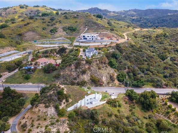 2411 N Topanga Canyon Boulevard, Topanga CA 90290