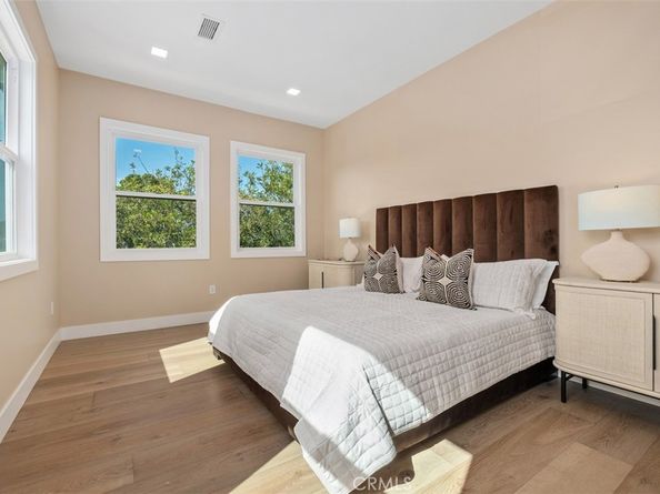 64 Mann Street, Irvine CA 92612