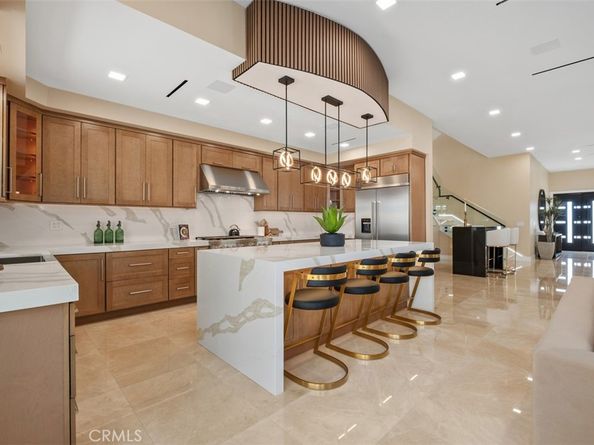 64 Mann Street, Irvine CA 92612