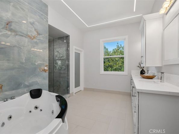 64 Mann Street, Irvine CA 92612