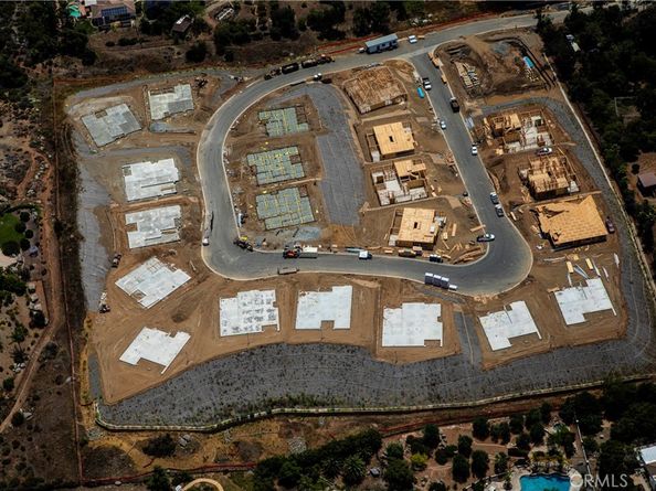 1351 Amanda Glen S, Escondido CA 92029