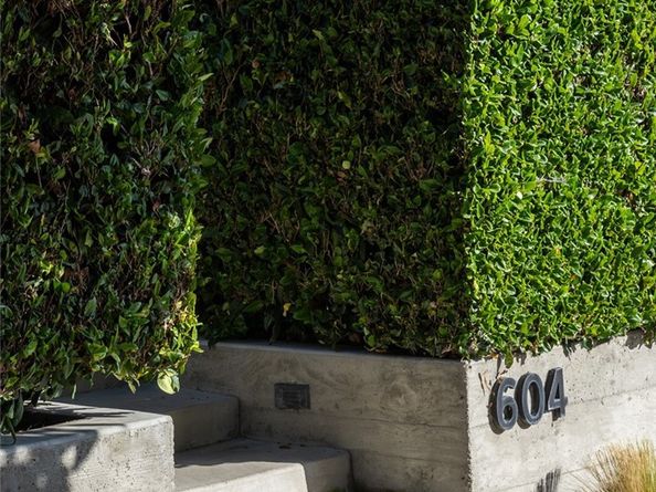 604 Begonia Avenue, Corona Del Mar CA 92625