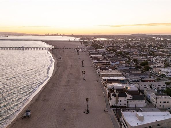 1313 Ocean Avenue, Seal Beach CA 90740
