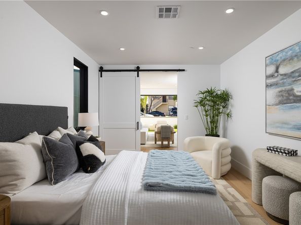 1313 Ocean Avenue, Seal Beach CA 90740