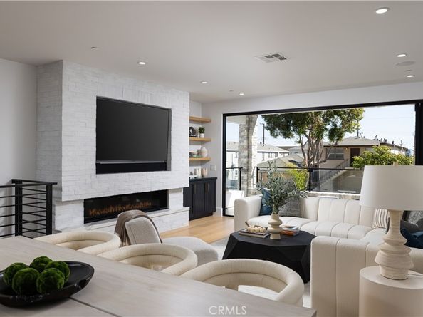 1313 Ocean Avenue, Seal Beach CA 90740