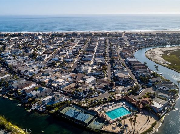 231 61st Street, Newport Beach CA 92663