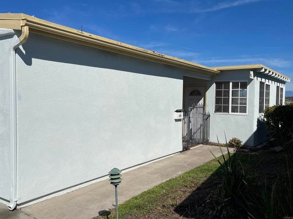 3808 Vista Campana S 22, Oceanside CA 92057