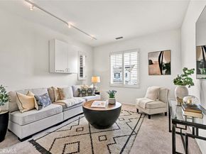 8 Versailles, Irvine CA 92602