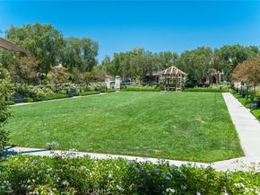 8 Versailles, Irvine CA 92602