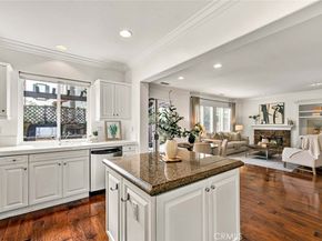 8 Versailles, Irvine CA 92602