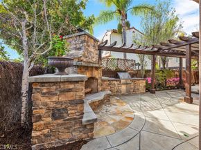 8 Versailles, Irvine CA 92602