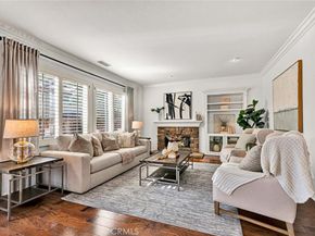 8 Versailles, Irvine CA 92602