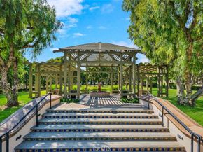 8 Versailles, Irvine CA 92602