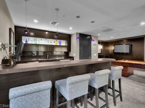 300 E 4th Street 103, Long Beach CA 90802