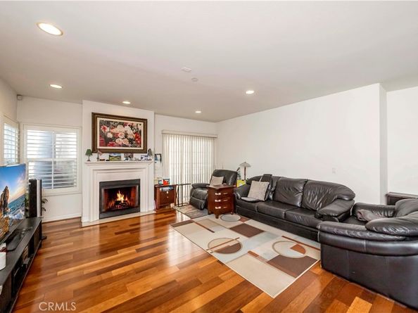 616 S Wilton Place S 201, Los Angeles CA 90005