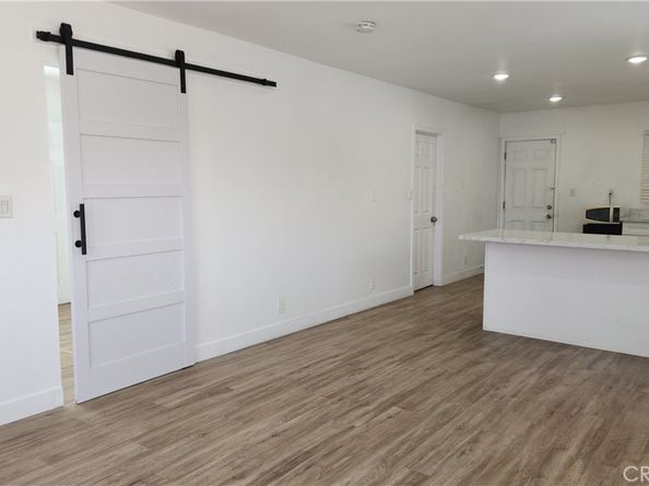 913 S Truro Avenue, Inglewood CA 90301