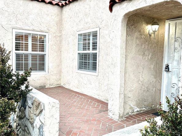 2067 W 65th Place, Los Angeles CA 90047