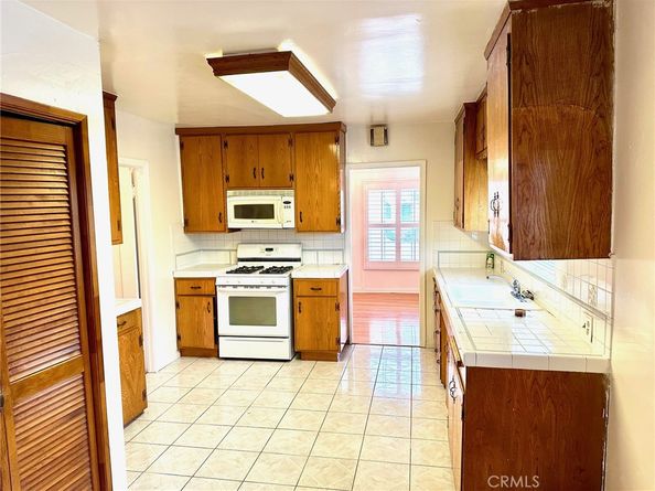 2067 W 65th Place, Los Angeles CA 90047