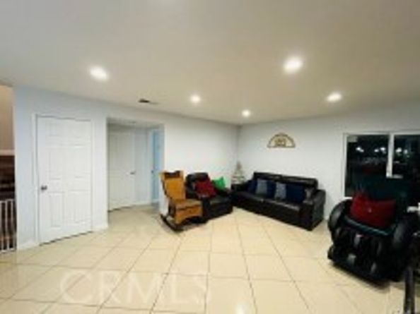 12711 Castleford, Cerritos CA 90703