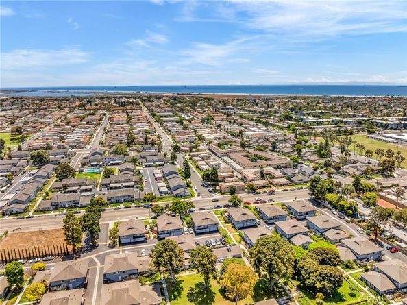 4648 Vista Bahia Drive 16, Huntington Beach CA 92649