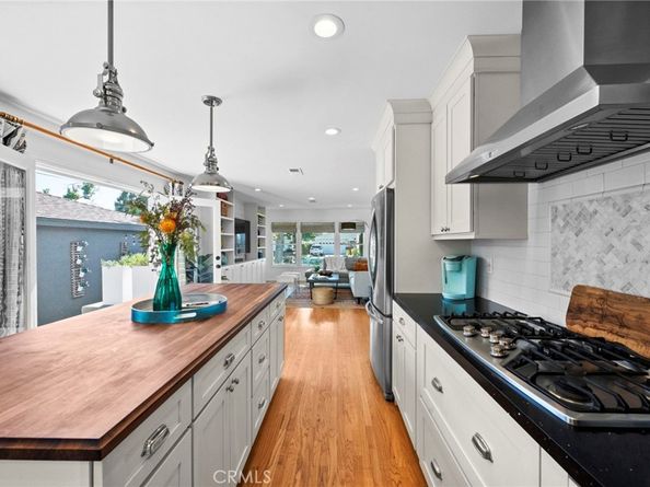 2327 Larchmont Avenue, Santa Ana CA 92706