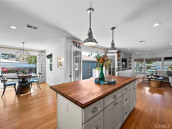 2327 Larchmont Avenue, Santa Ana CA 92706