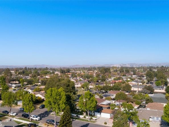 2327 Larchmont Avenue, Santa Ana CA 92706