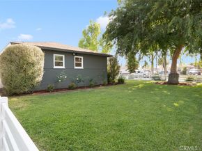 2327 Larchmont Avenue, Santa Ana CA 92706
