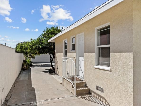 134 E Cypress, Monrovia CA 91016