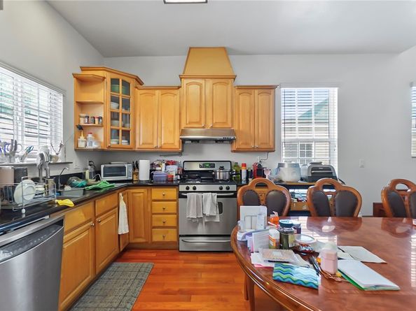 1147 Fedora Street, Los Angeles CA 90006