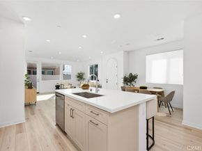 1654 W Plaza Del Amo, Torrance CA 90501