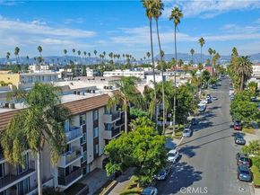 433 S Manhattan 209, Los Angeles CA 90020