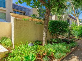 22239 1/4 Erwin Street, Woodland Hills CA 91367